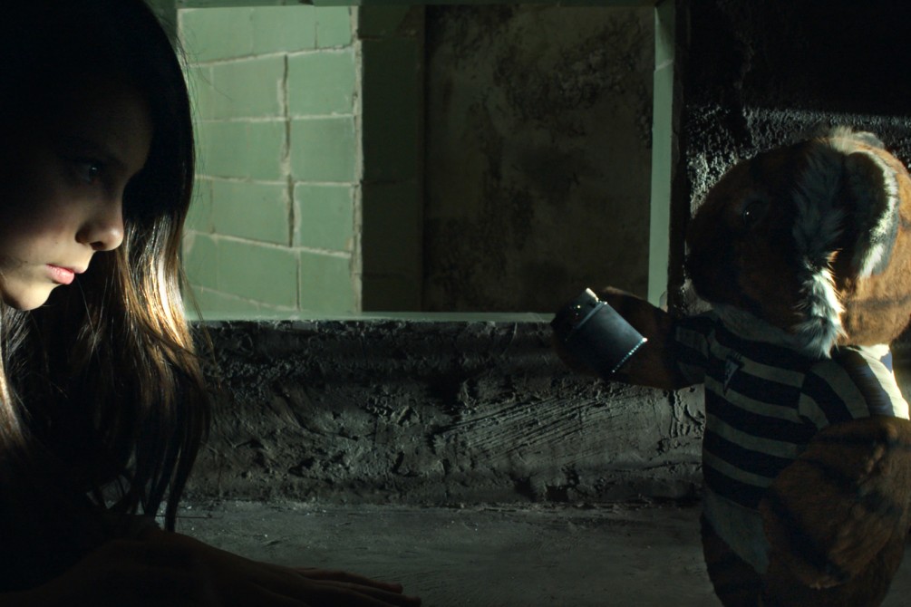 Tigers Are Not Afraid movie still